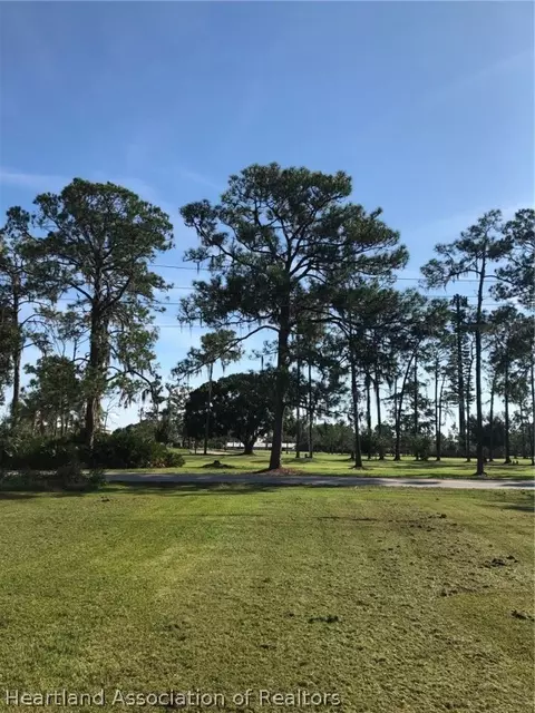 3236 Golfview Rd, Sebring, FL 33875 photo 1
