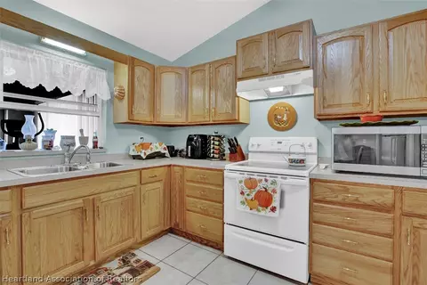 9130 Canter Path, Sebring, FL 33875 photo 14