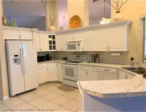5700 Angelo Cir, Sebring, FL 33872 photo 9