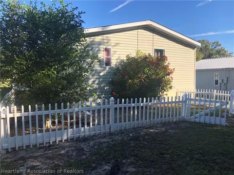 113 St Agnes St, Sebring, FL 33870 photo 2