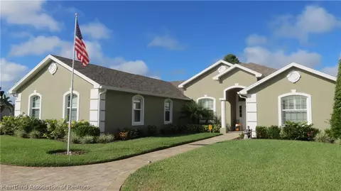 3203 Manor Dr, Sebring, FL 33872 photo 3