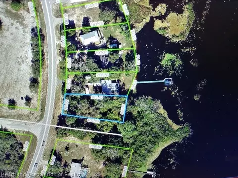 716 Memorial Dr, Sebring, FL 33870 photo 5