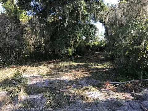 716 Memorial Dr, Sebring, FL 33870 photo 7