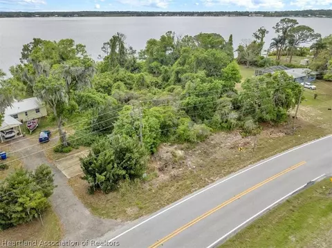 716 Memorial Dr, Sebring, FL 33870 photo 4