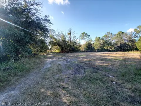 400 Parrot Ave, Sebring, FL 33870 photo 2