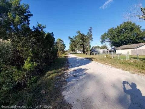 400 Parrot Ave, Sebring, FL 33870 photo 9