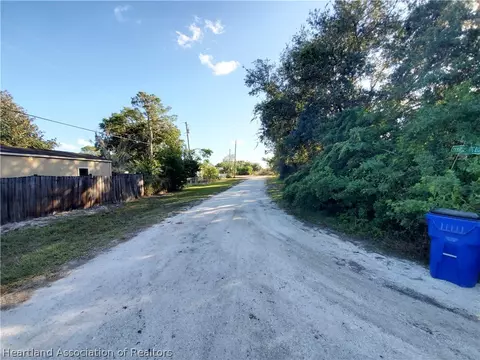 400 Parrot Ave, Sebring, FL 33870 photo 6