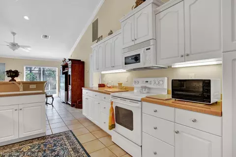 2301 Jackson Dr, Sebring, FL 33870 photo 2