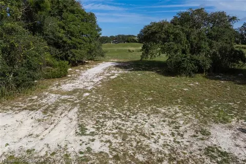 7054 Strafford Oaks Dr, Sebring, FL 33875 photo 2