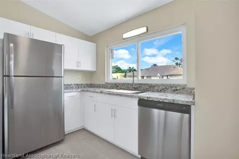 4815 Calatrava Ave, Sebring, FL 33872 photo 2