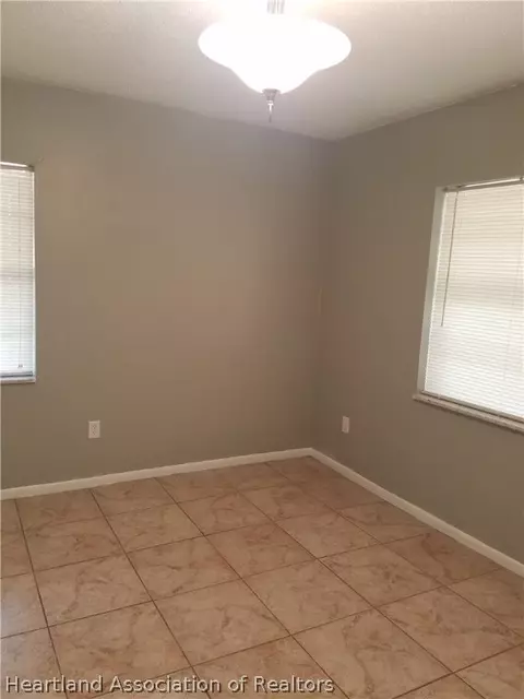 2355 28th Street 40e, Okeechobee, FL 34974 photo 2