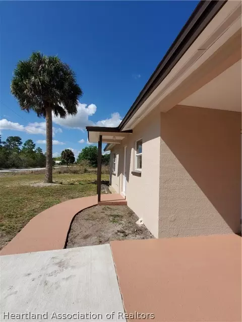 4517 Sebring Lakes Blvd, Sebring, FL 33875 photo 2
