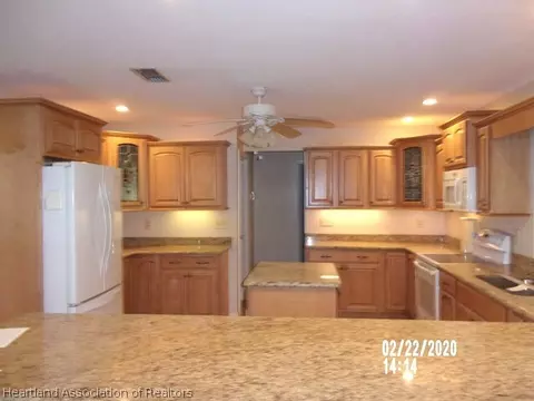 725 Golfside Ln, Sebring, FL 33870 photo 4