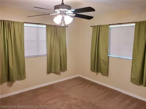 911 Grey Fox Ave, Sebring, FL 33875 photo 4