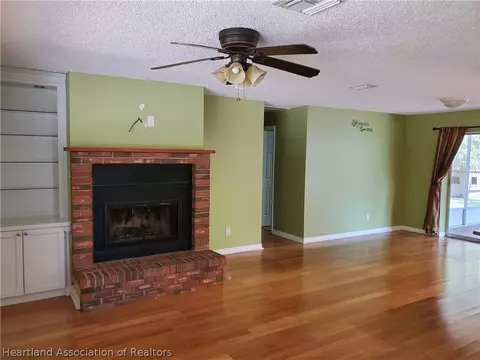 911 Grey Fox Ave, Sebring, FL 33875 photo 3