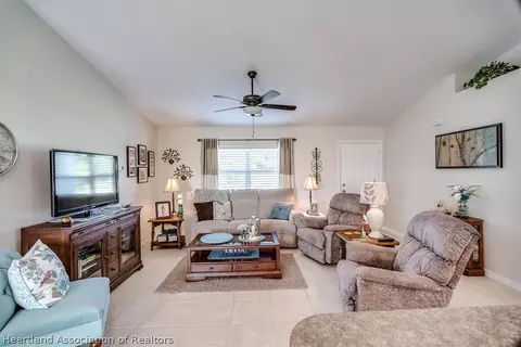 148 Friendly Cir, Sebring, FL 33876 photo 5