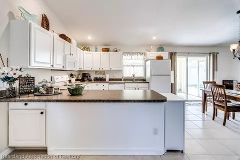 148 Friendly Cir, Sebring, FL 33876 photo 9