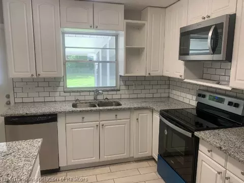 2703 King Dr, Sebring, FL 33870 photo 2
