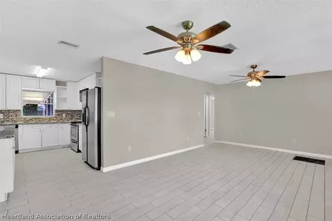 2703 King Dr, Sebring, FL 33870 photo 6