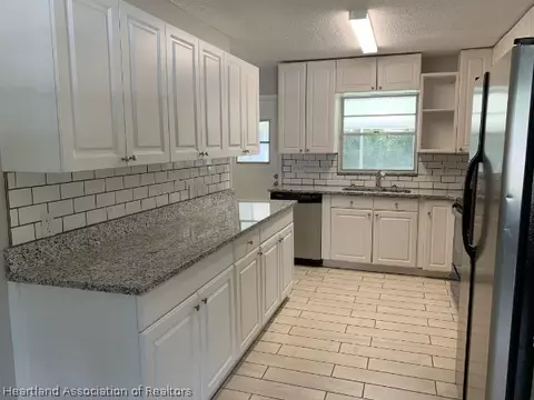 2703 King Dr, Sebring, FL 33870 photo 12
