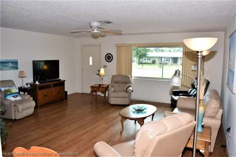1321 Killarney Dr, Sebring, FL 33870 photo 5