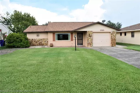 1321 Killarney Dr, Sebring, FL 33870 photo 1