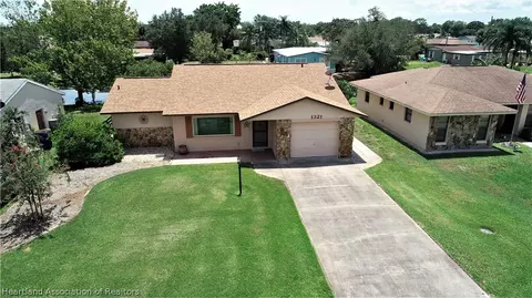 1321 Killarney Dr, Sebring, FL 33870 photo 2