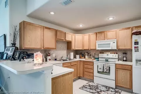 4430 Vantage Cir, Sebring, FL 33872 photo 12