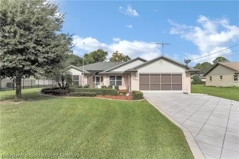207 Comet Ter, Sebring, FL 33872 photo 1