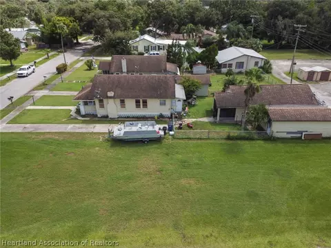 345 Oak Ave, Sebring, FL 33870 photo 2