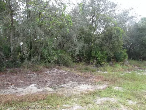 4660 Shad Dr, Sebring, FL 33870 photo 2