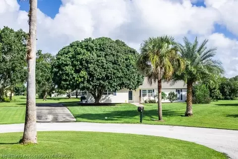 209 Prado Ct, Sebring, FL 33876 photo 2