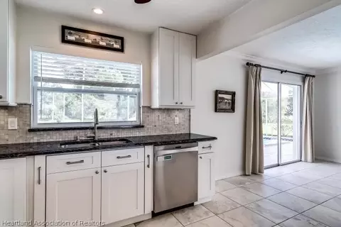 209 Prado Ct, Sebring, FL 33876 photo 6