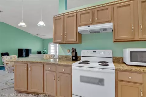 2215 Manatee Dr, Sebring, FL 33870 photo 8