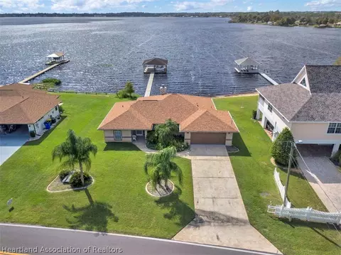 2215 Manatee Dr, Sebring, FL 33870 photo 3