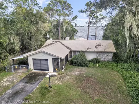 668 Memorial Dr, Sebring, FL 33870 photo 3