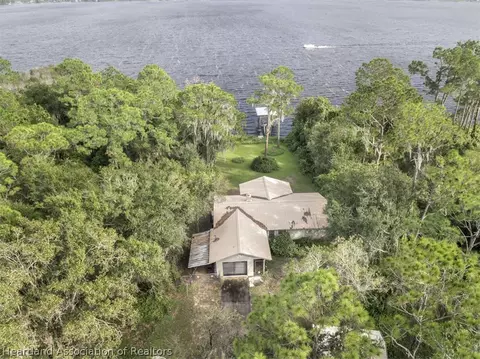 668 Memorial Dr, Sebring, FL 33870 photo 2