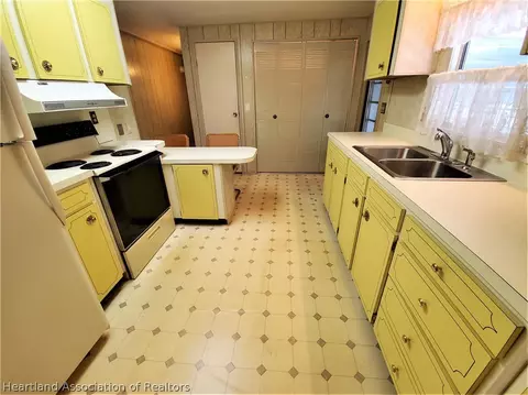 3018 Roger St, Sebring, FL 33872 photo 3