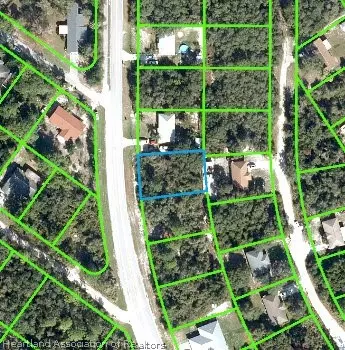 814 Memorial Dr, Sebring, FL 33870 photo 1