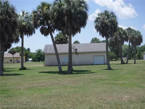 13670 16th Dr, Okeechobee, FL 34974 photo 2