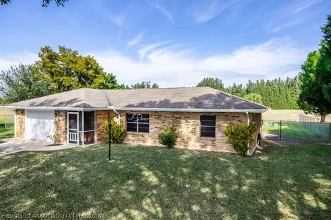 8525 Andes Ct, Sebring, FL 33876 photo 3