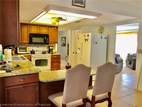 724 Golfside Ln, Sebring, FL 33870 photo 12