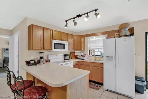 415 Matlo Ave, Sebring, FL 33870 photo 2