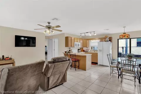 415 Matlo Ave, Sebring, FL 33870 photo 9