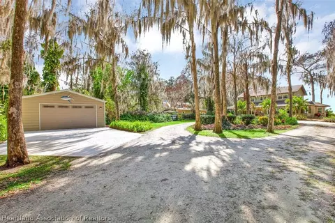 353 Racoon Ln, Lorida, FL 33857 photo 2