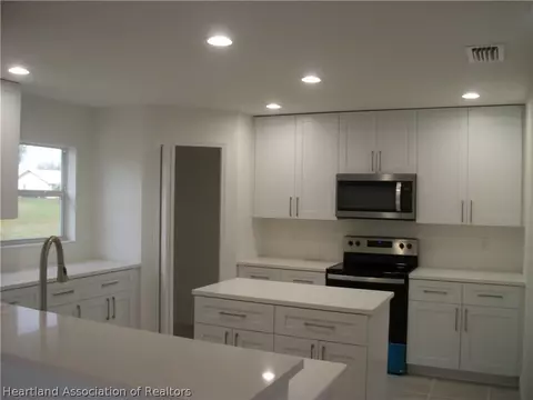600 Spring Lake Blvd, Sebring, FL 33876 photo 4