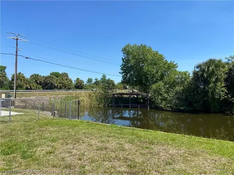 1023 8th St, Okeechobee, FL 34974 photo 2