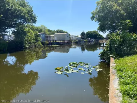 1023 8th St, Okeechobee, FL 34974 photo 4