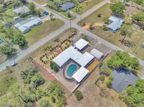3704 Golfview Rd, Sebring, FL 33875 photo 2