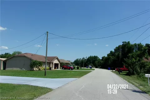 4701 Whiting Dr, Sebring, FL 33870 photo 2